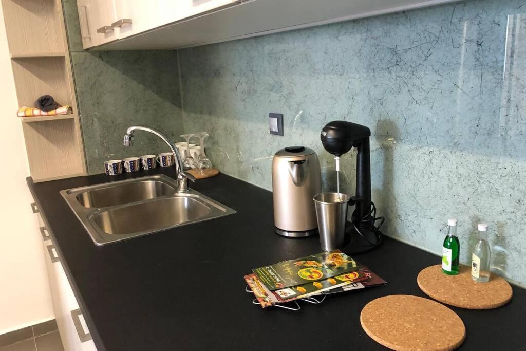 Hitech Appartment Amaliada Экстерьер фото