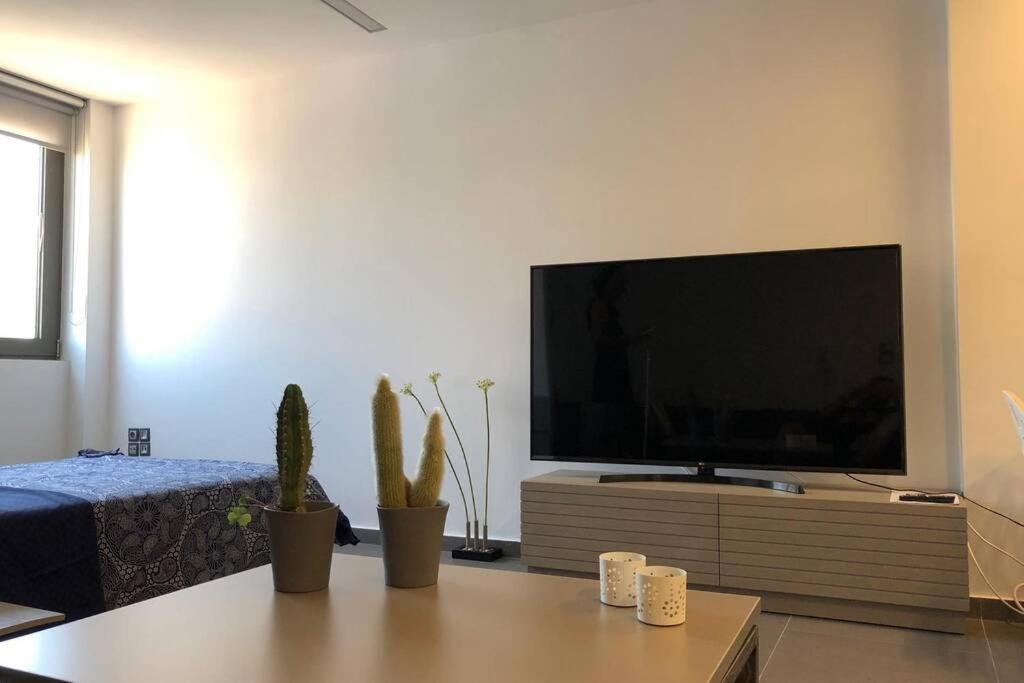 Hitech Appartment Amaliada Экстерьер фото